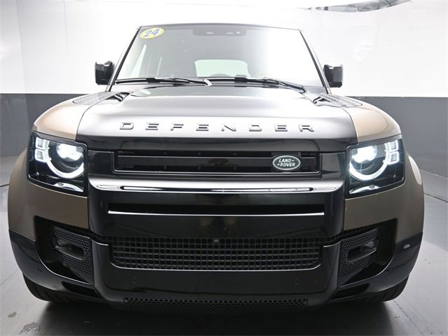 Used 2024 Land Rover Defender 130 X image 31
