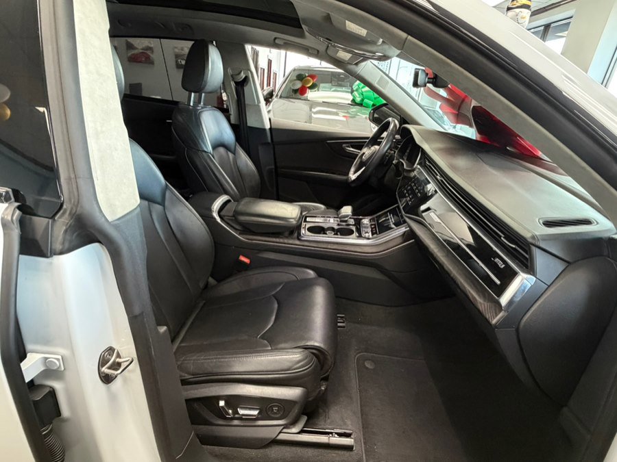 Used 2020 Audi Q8 Prestige w/ Prestige Package AWD/4WD image 36