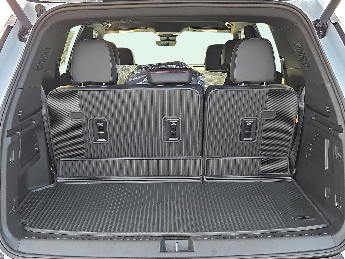 New 2026 Chevrolet Traverse Z71 w/ Enhanced Driving Package image 9