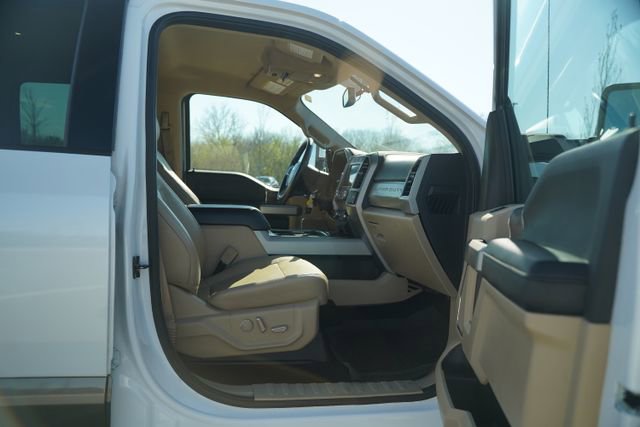 Used 2019 Ford F250 Lariat w/ Chrome Package image 18