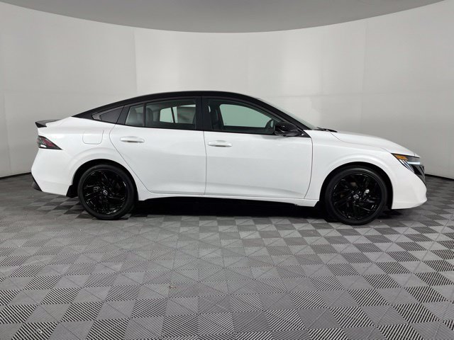 New 2027 Nissan Sentra SR w/ SR Premium Package FWD image 12