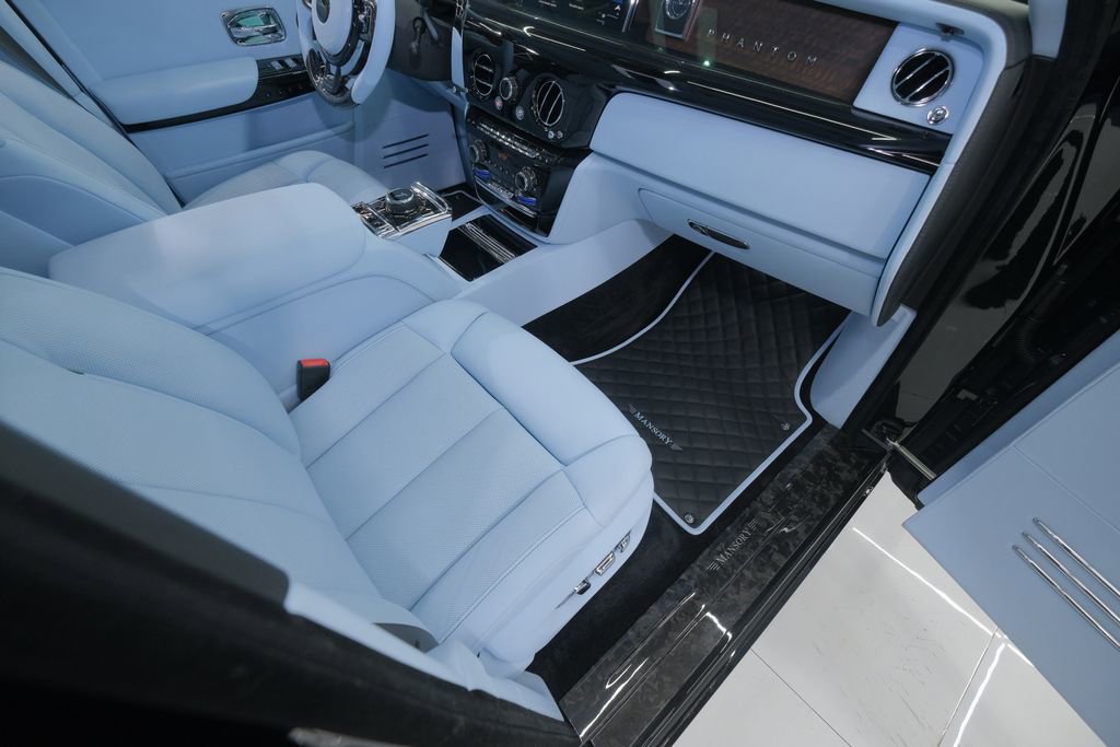 Used 2026 Rolls-Royce Phantom Sedan RWD image 55