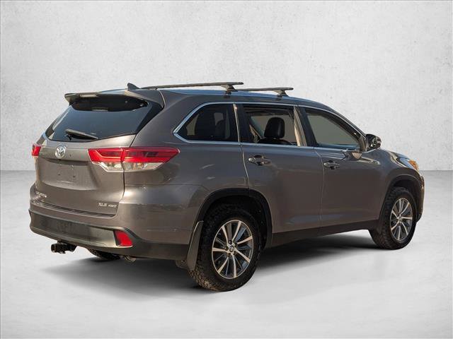 Used 2019 Toyota Highlander XLE image 5