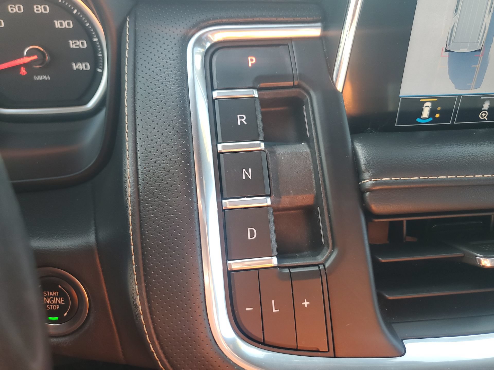 Used 2021 Chevrolet Suburban Premier w/ Premium Package AWD/4WD image 24