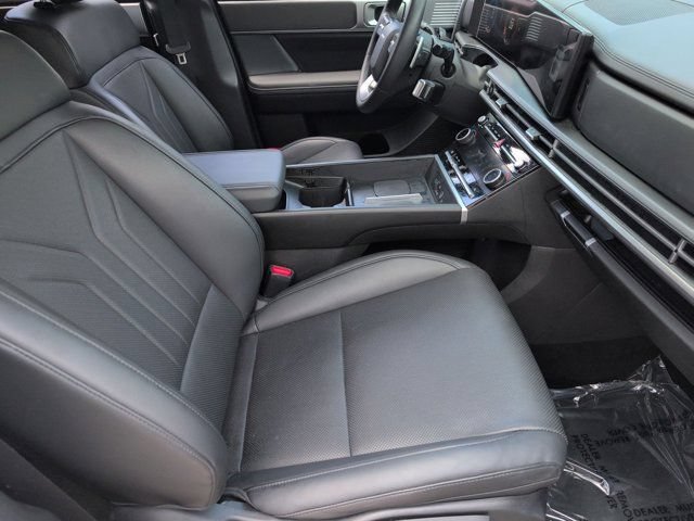 Used 2025 Hyundai Santa Fe SEL FWD image 31