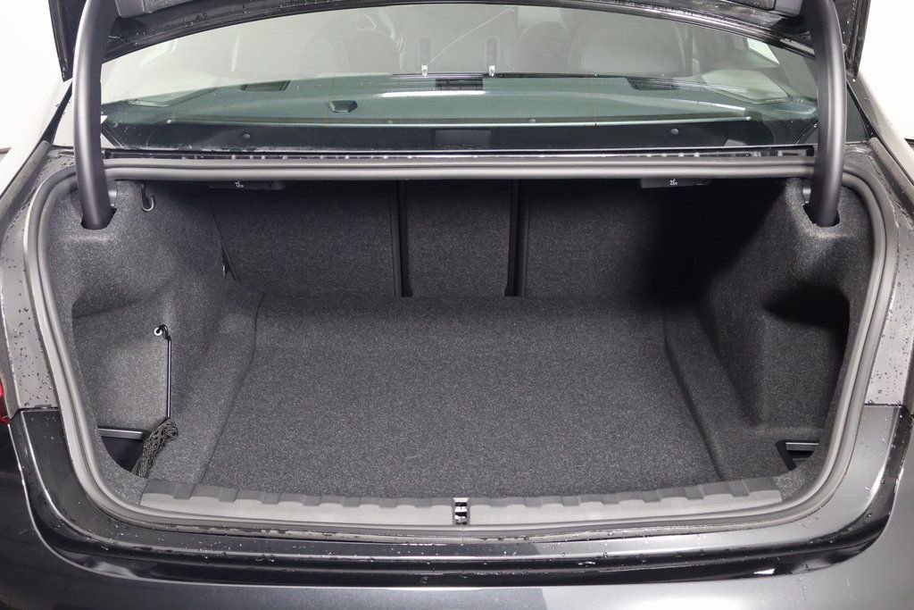 New 2026 BMW 330i Sedan w/ M Sport Package image 8