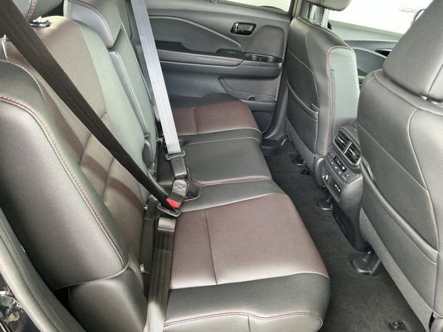 Used 2025 Honda Passport Black Edition image 19