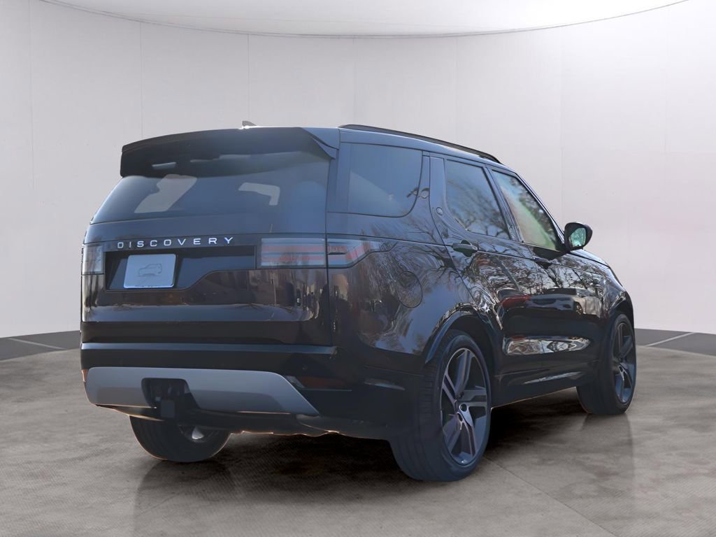 New 2026 Land Rover Discovery Limited Edition image 5