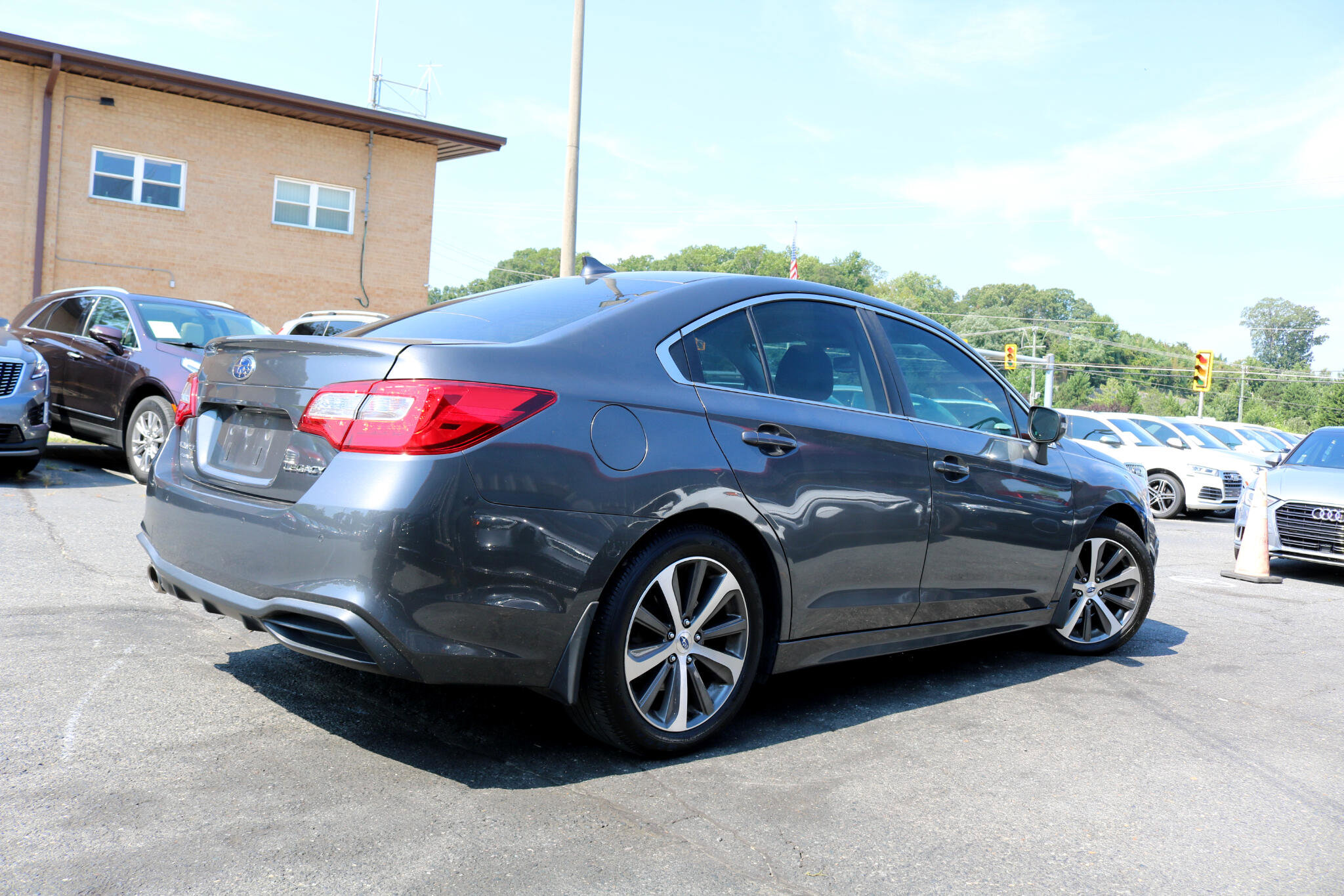 Used 2019 Subaru Legacy 2.5i Limited image 2