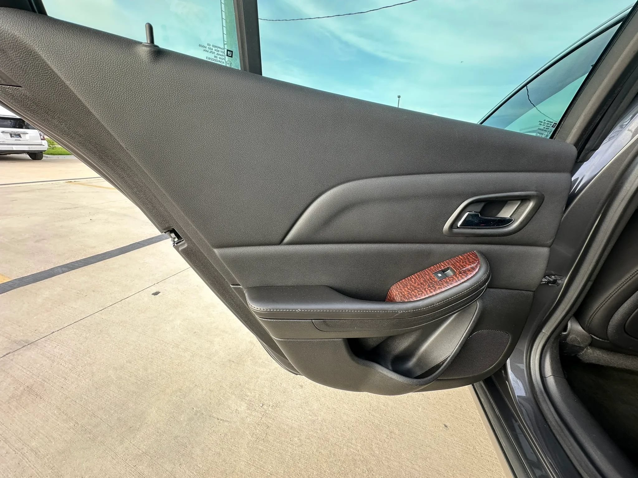 Used 2013 Chevrolet Malibu LTZ FWD image 32