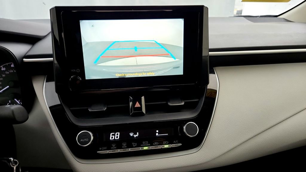 Used 2024 Toyota Corolla LE FWD image 31