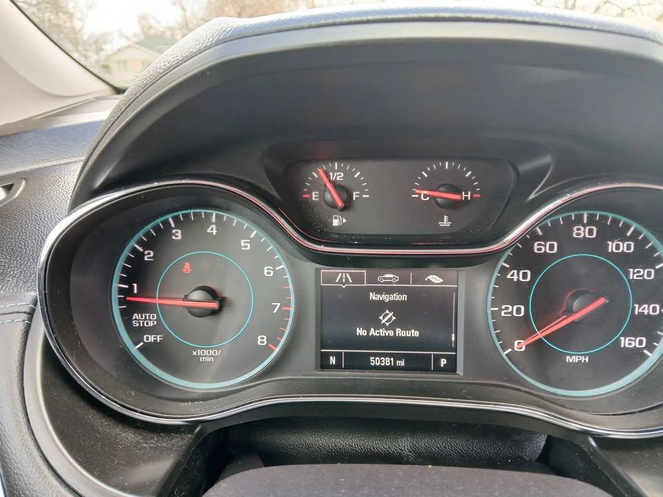 Used 2017 Chevrolet Cruze Premier FWD image 13