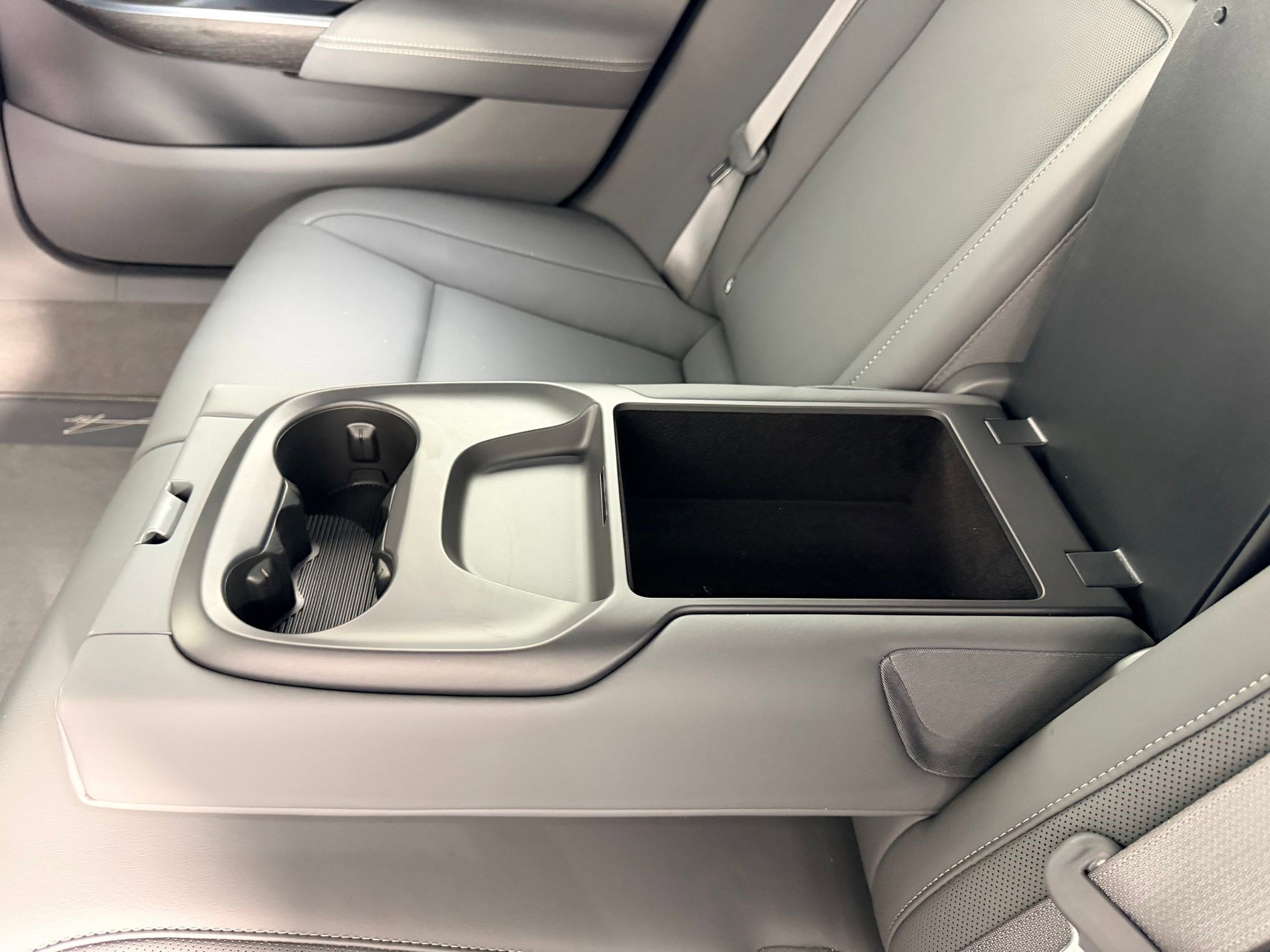 Used 2024 Lucid Air Pure image 19