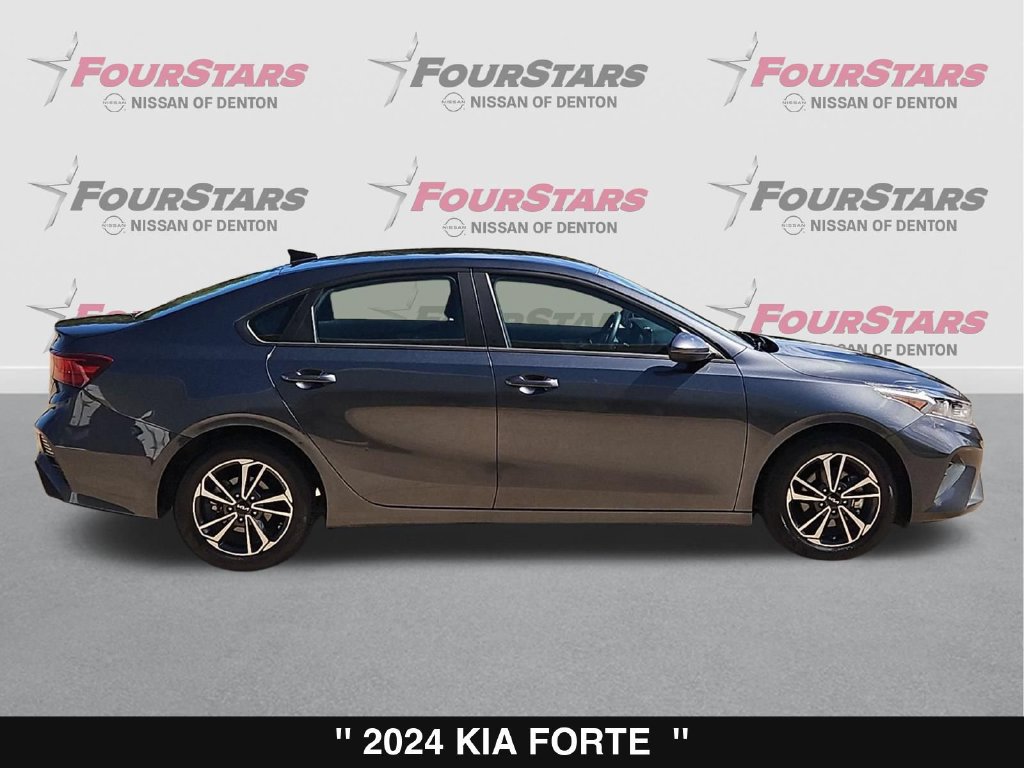 Used 2024 Kia Forte LXS FWD image 3