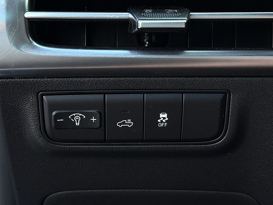 Certified 2025 Hyundai Santa Cruz SEL image 15