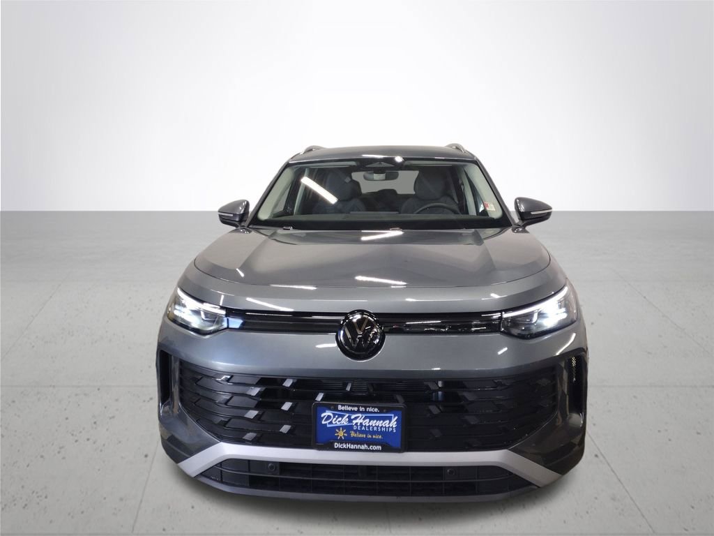 New 2025 Volkswagen Tiguan SE image 3