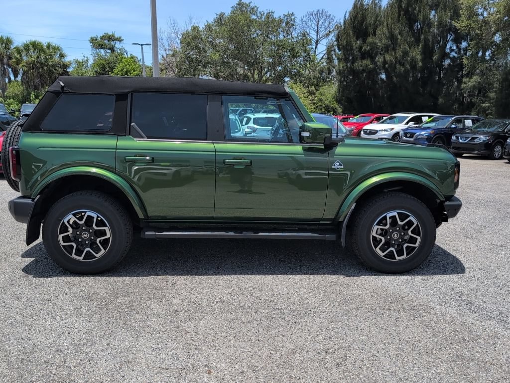Used 2022 Ford Bronco Outer Banks AWD/4WD image 2