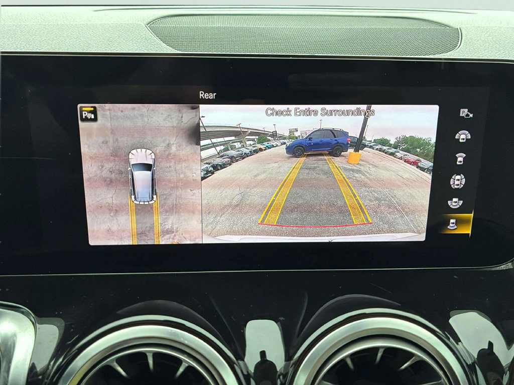 Used 2023 Mercedes-Benz GLB 250 image 18