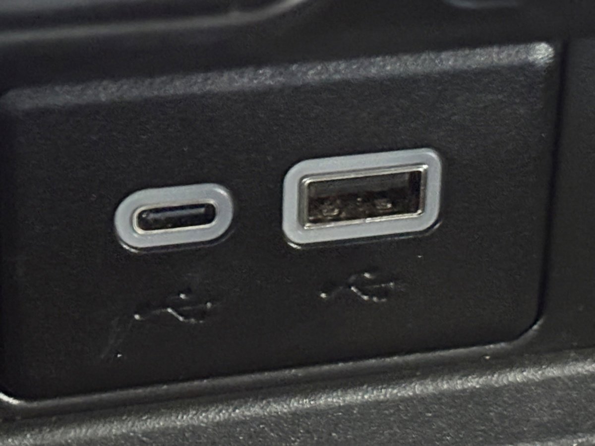 Certified 2023 Chevrolet Suburban RST w/ Luxury Package image 6