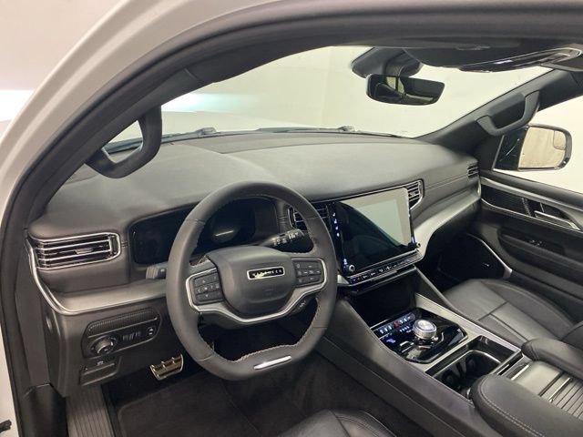 Used 2023 Jeep Wagoneer Series II AWD/4WD image 7
