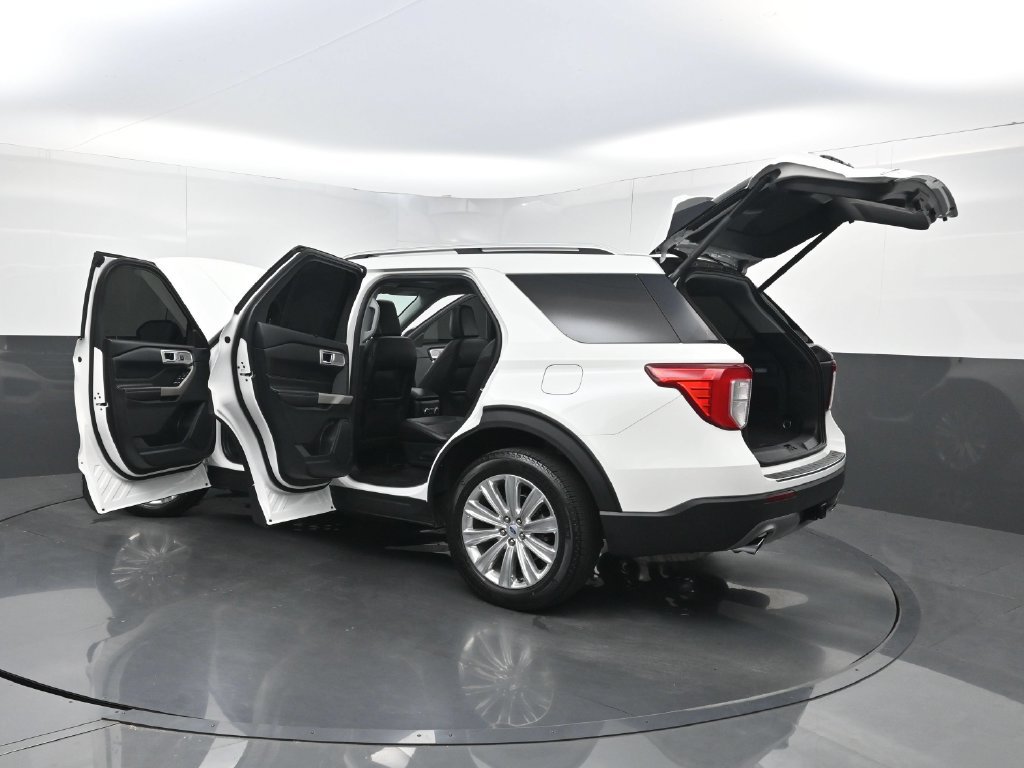 Used 2022 Ford Explorer Limited w/ Equipment Group 301A AWD/4WD image 40