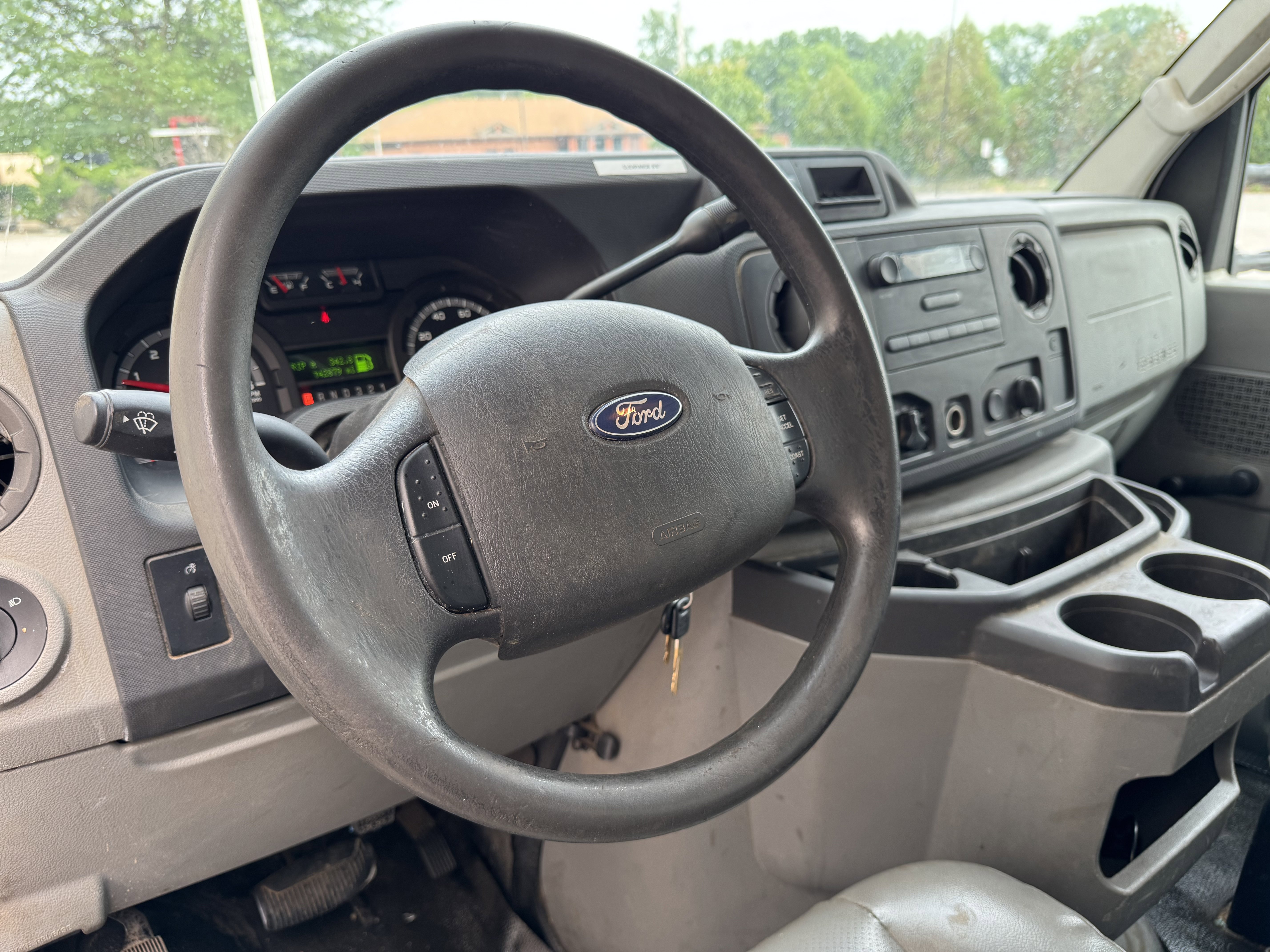 Used 2009 Ford E-350 and Econoline 350 Super Duty image 9