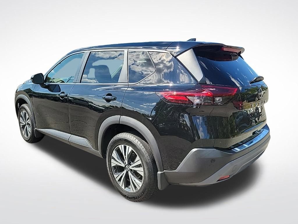 Certified 2022 Nissan Rogue SV image 3