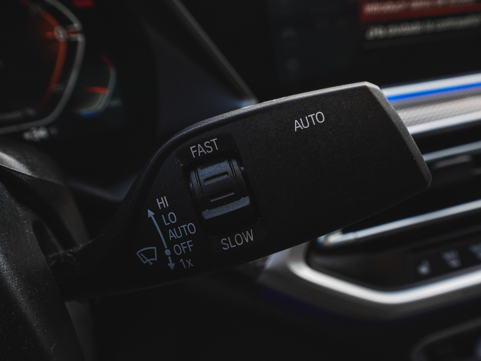 Used 2023 BMW X6 xDrive40i w/ M Sport Package image 24