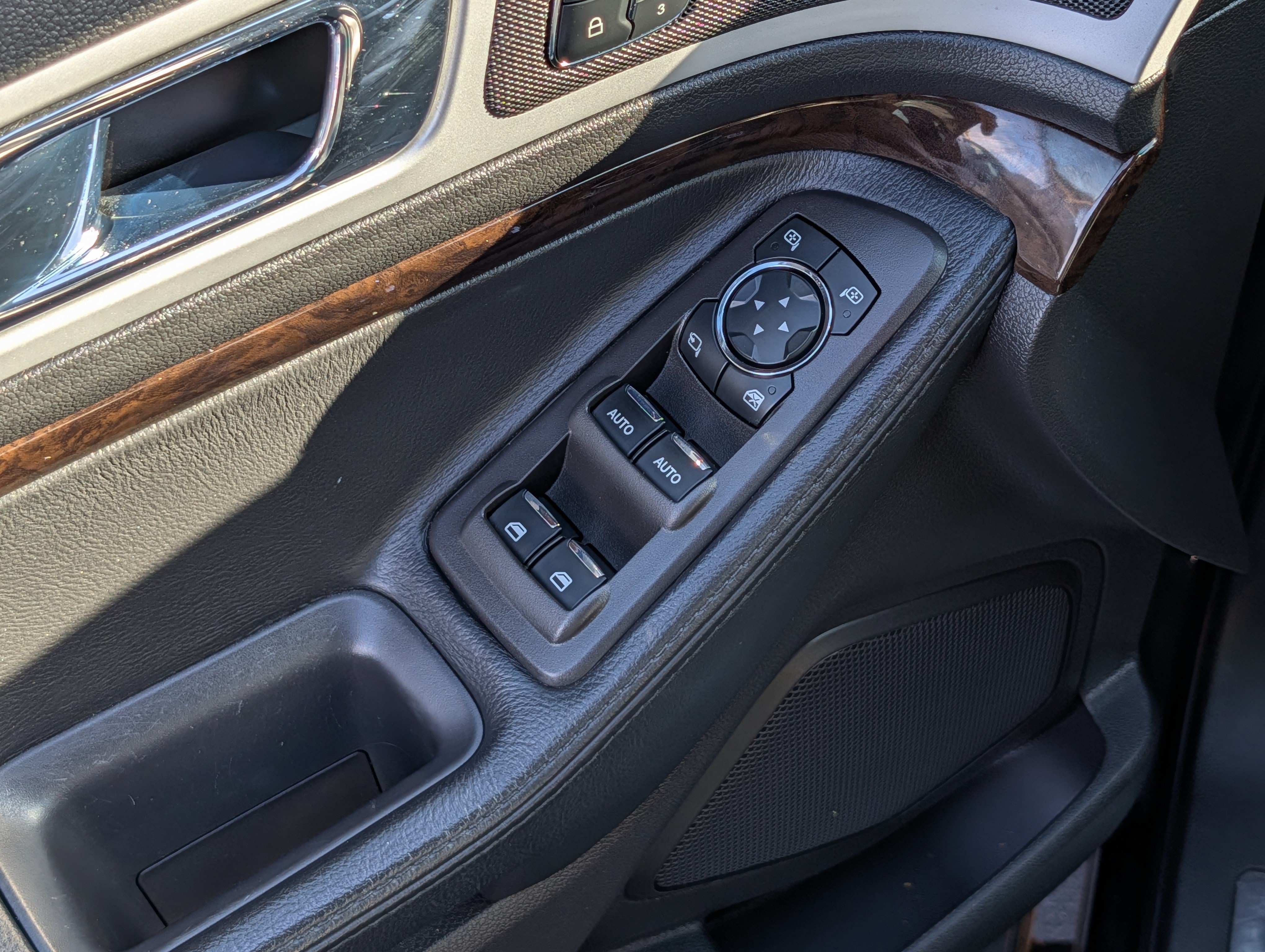 Used 2015 Ford Explorer Limited AWD/4WD image 19