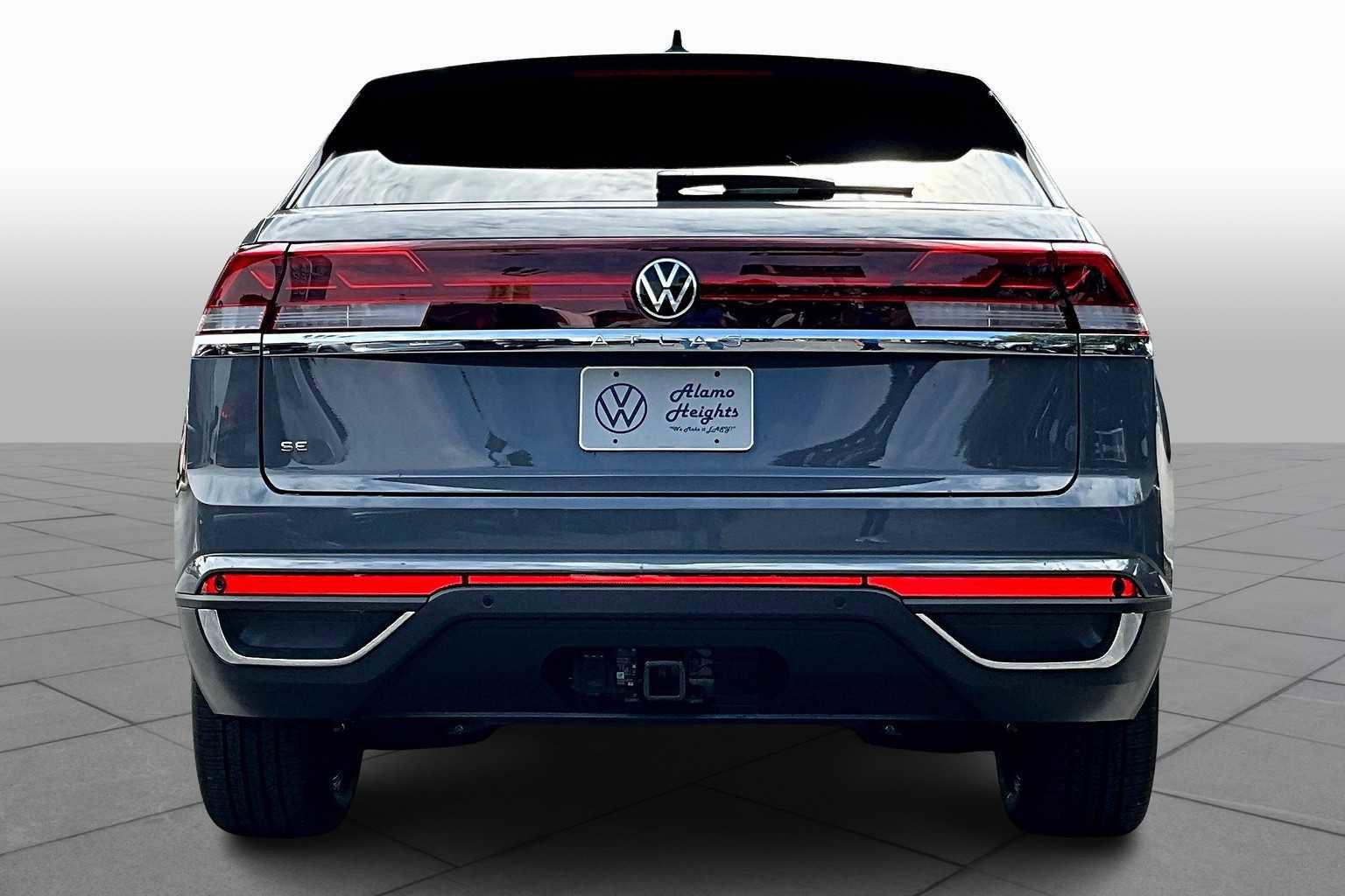 New 2026 Volkswagen Atlas Cross Sport SE image 4
