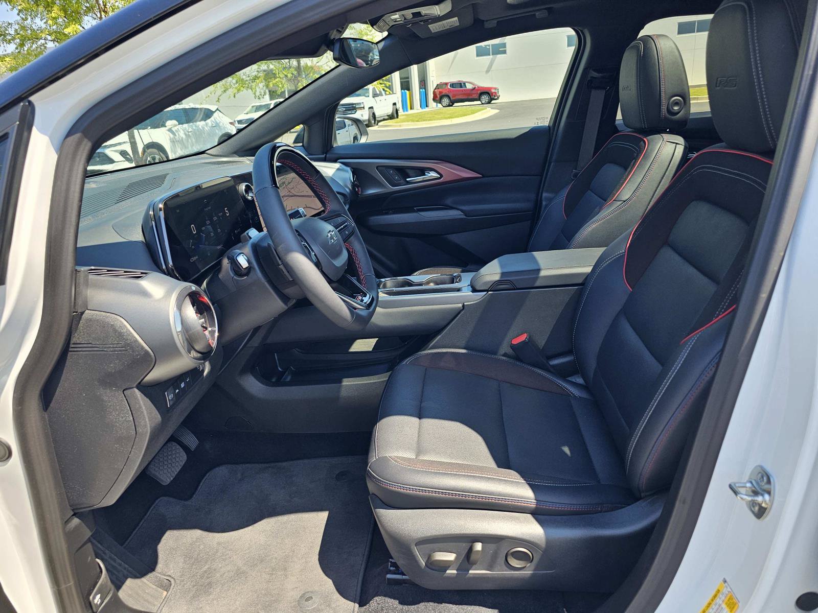 Used 2024 Chevrolet Equinox EV RS w/ Active Safety Package 3 FWD image 17
