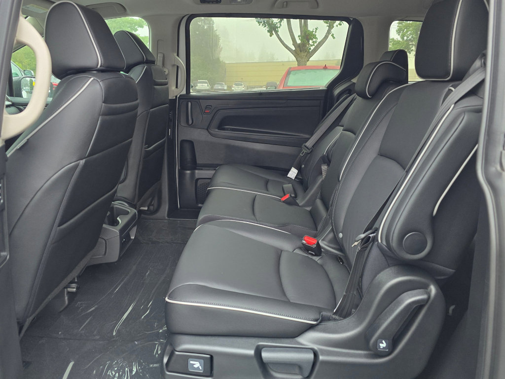 New 2026 Honda Odyssey Touring image 12