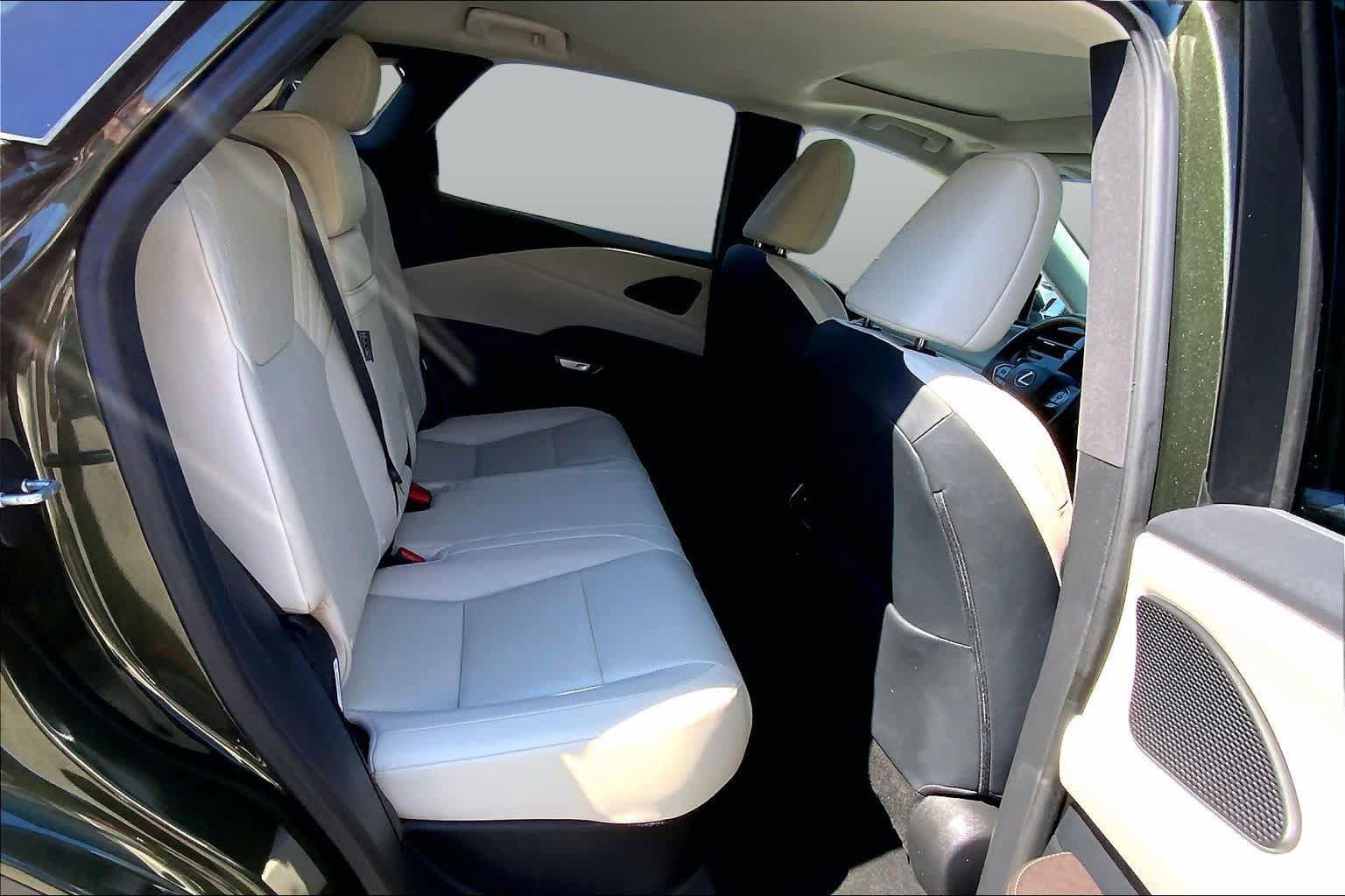 Used 2024 Lexus RX 350 Premium w/ Cold Area Package AWD/4WD image 20