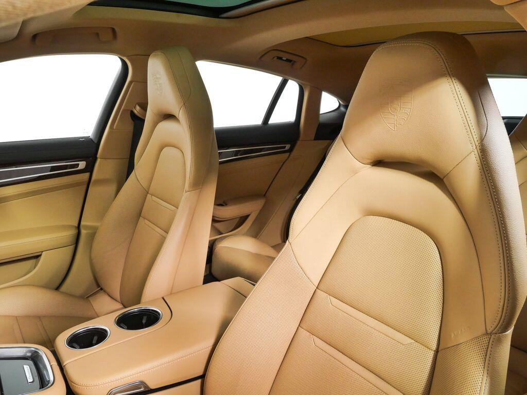Certified 2023 Porsche Panamera Platinum Edition RWD image 5