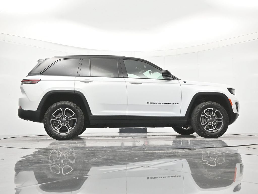 Used 2023 Jeep Grand Cherokee Trailhawk w/ Advanced Protech Group II AWD/4WD image 40