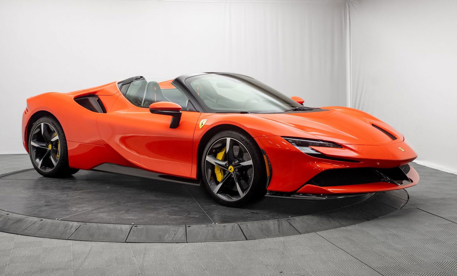 Used 2025 Ferrari SF90 Spider image 2