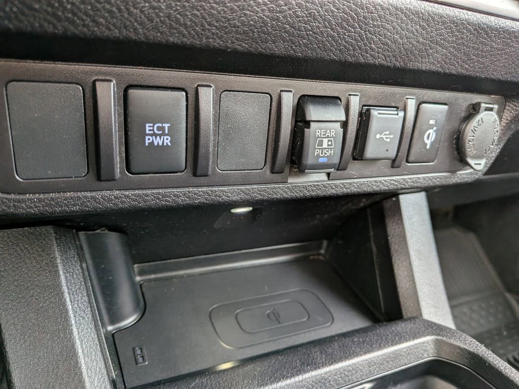 Used 2021 Toyota Tacoma TRD Off-Road image 19