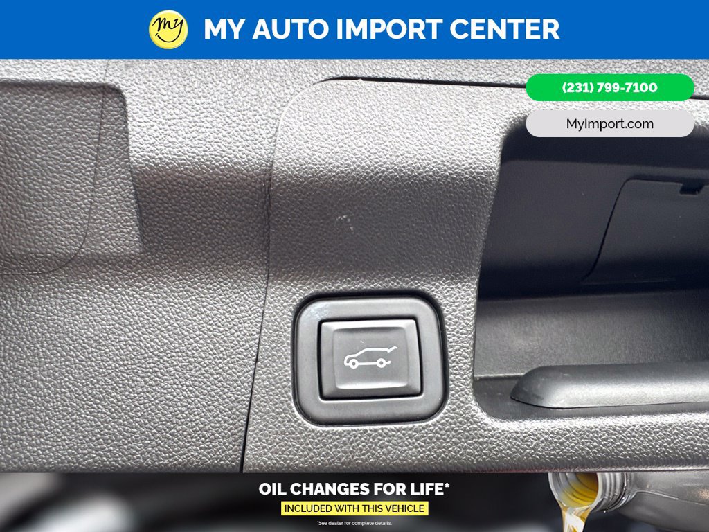Used 2023 GMC Acadia SLE w/ Driver Convenience Package FWD image 29