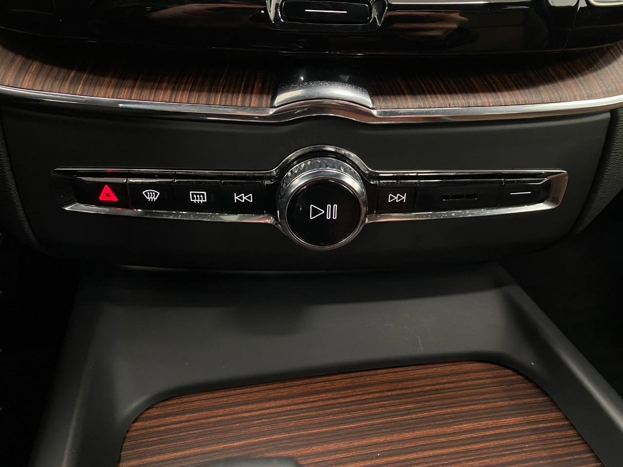 Used 2024 Volvo XC60 T8 Plus w/ Climate Package image 25