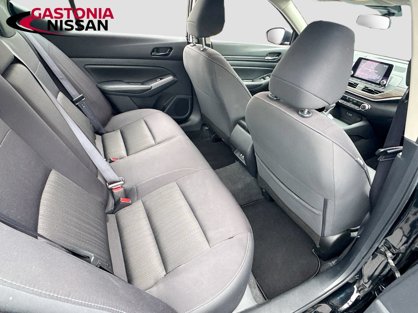Used 2025 Nissan Altima 2.5 SV FWD image 34