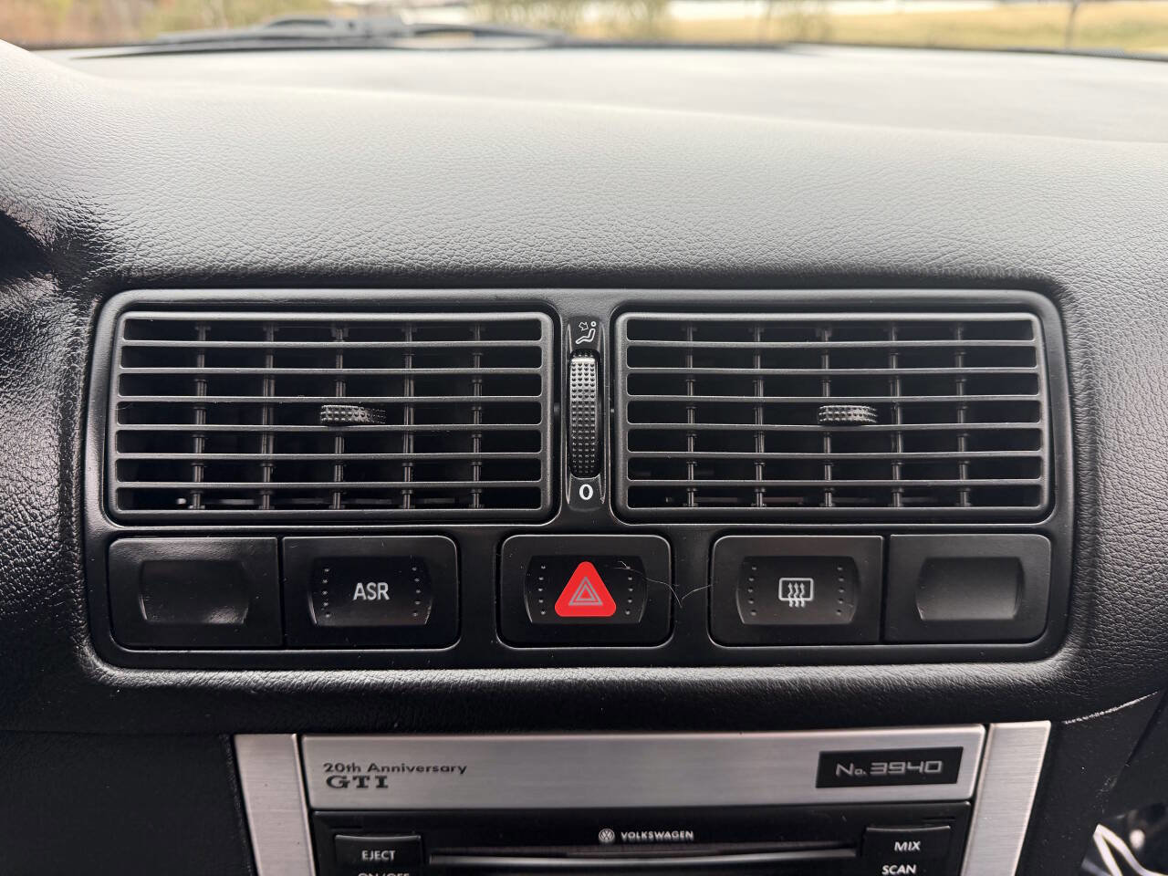 Used 2003 Volkswagen Golf 20th Anniversary image 38