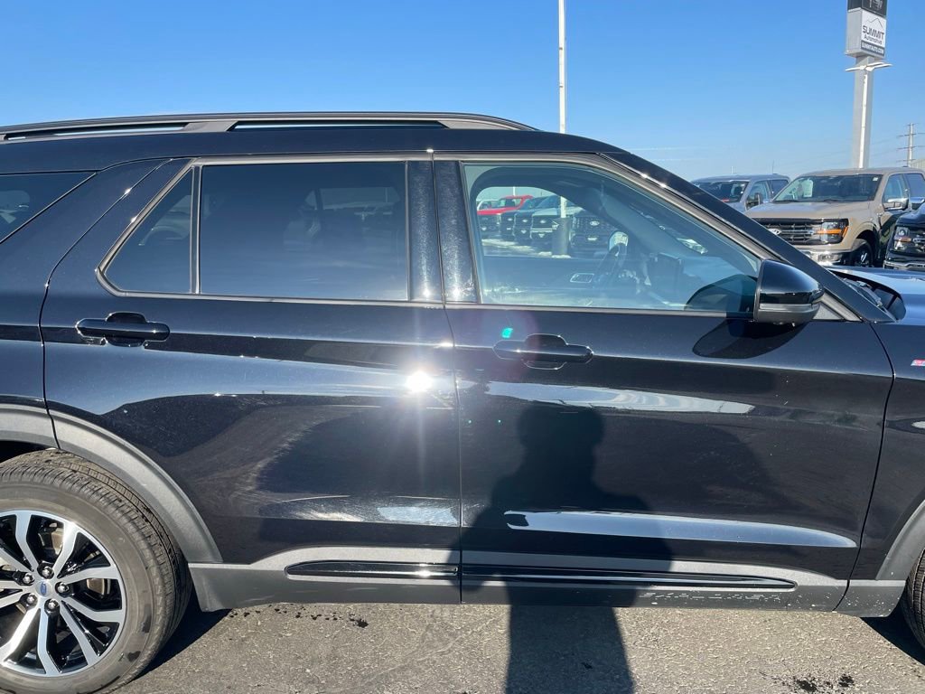 Used 2025 Ford Explorer ST-Line AWD/4WD image 38