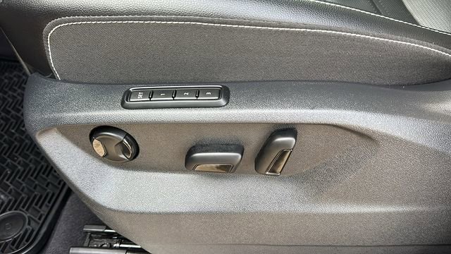 Used 2024 Volkswagen Atlas Cross Sport SEL R-Line image 10