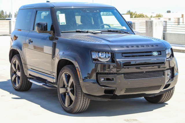 Certified 2024 Land Rover Defender 90 V8 AWD/4WD image 3