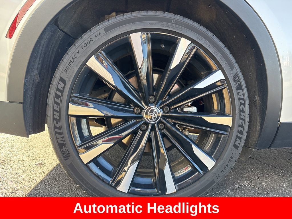 Used 2023 Toyota Crown Platinum image 15