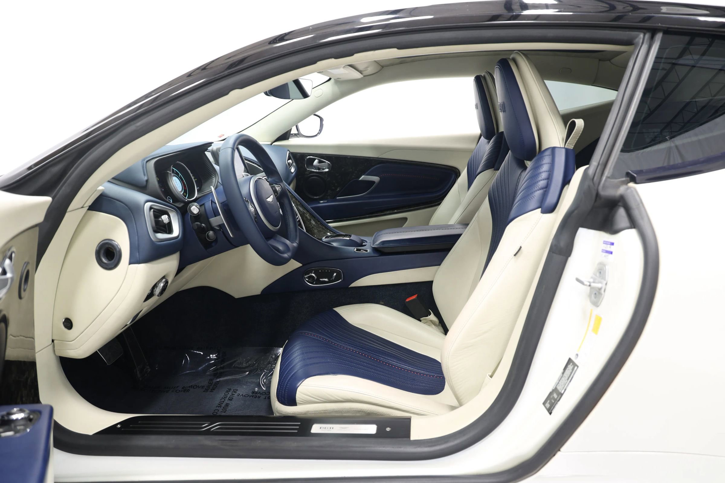 Used 2017 Aston Martin DB11 V12 image 16