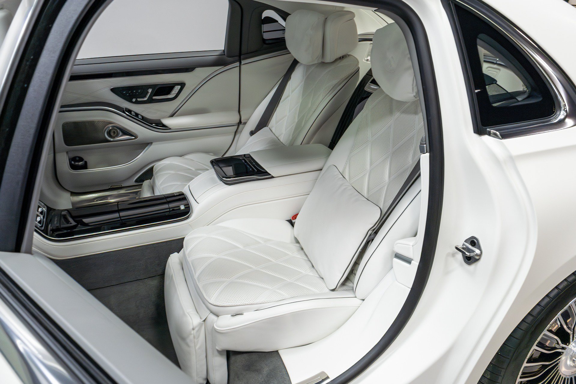 Used 2023 Mercedes-Benz Maybach S 680 4MATIC image 47