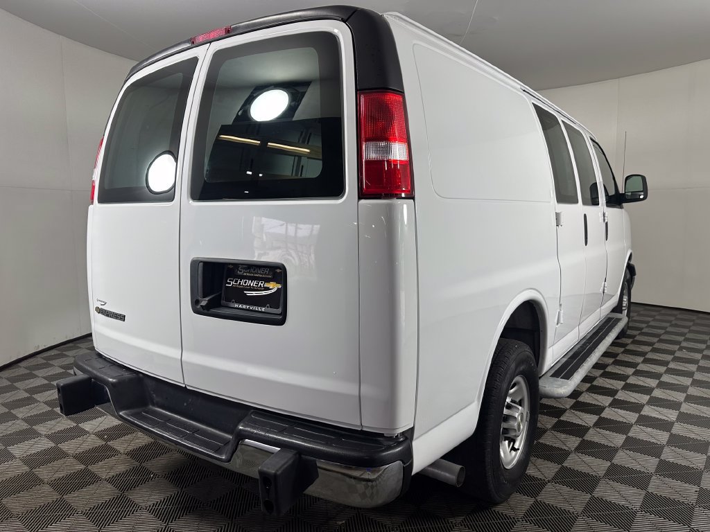 Used 2025 Chevrolet Express 2500 w/ Driver Convenience Package RWD image 5