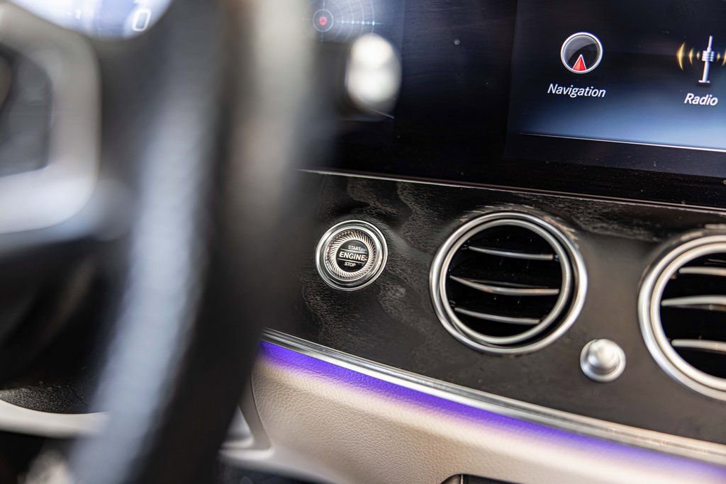 Used 2018 Mercedes-Benz E 400 4MATIC Sedan image 28