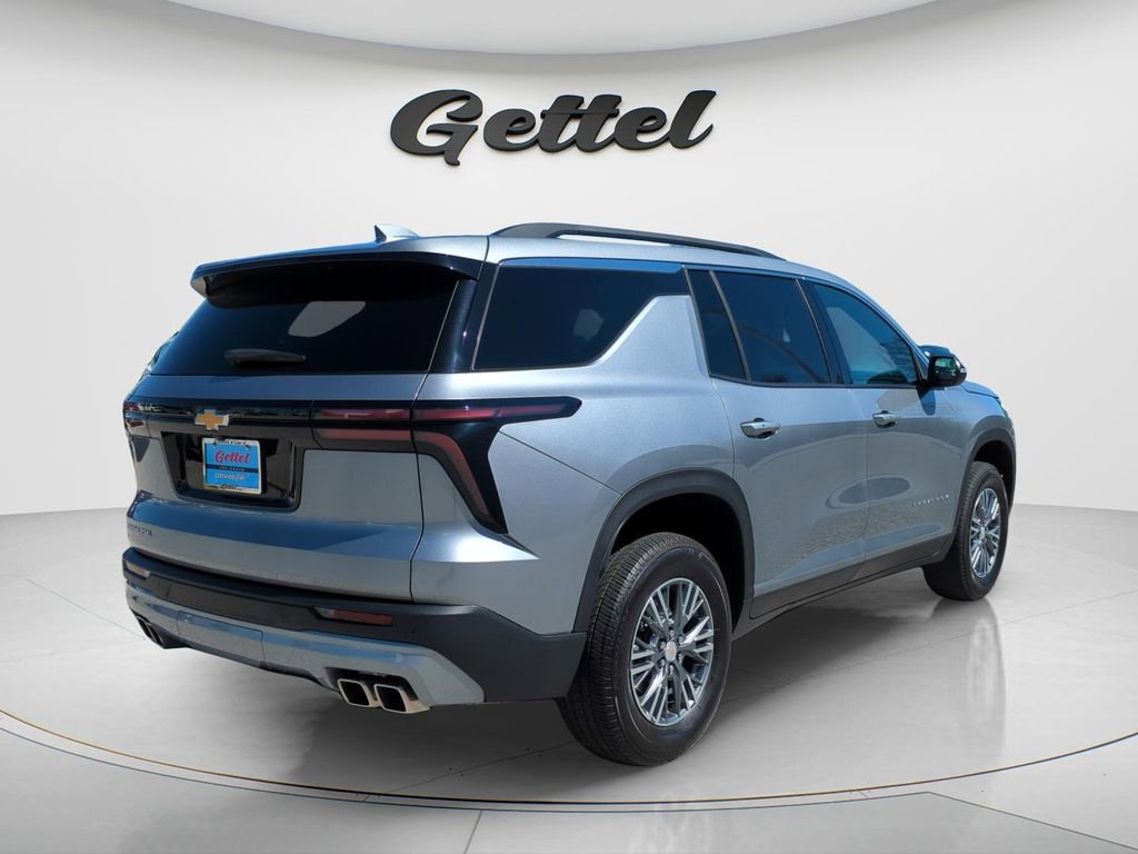 Used 2025 Chevrolet Traverse LT image 5